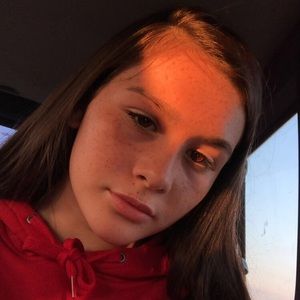 Meet your Posher, Carleigh